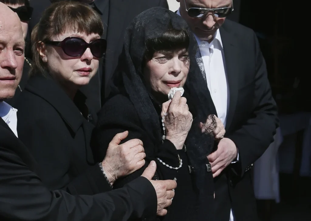 âge du fils de mireille mathieu